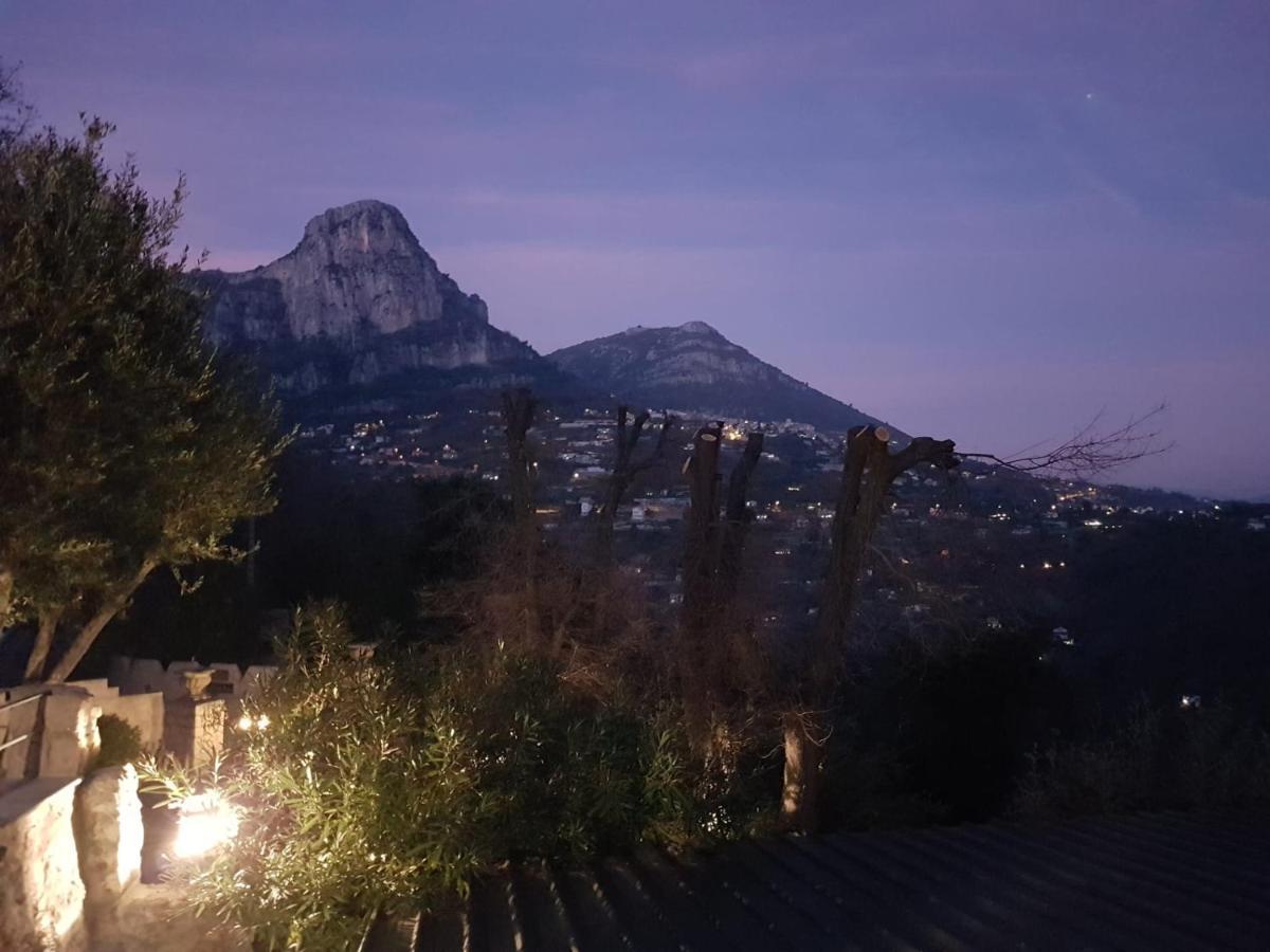 Au Pied Des Baous Bed & Breakfast Vence Exterior foto