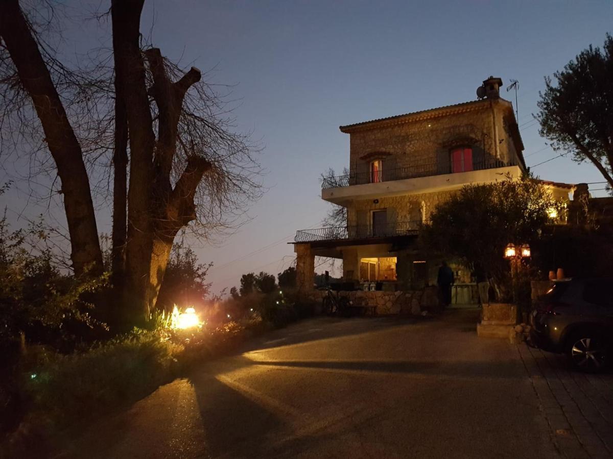 Au Pied Des Baous Bed & Breakfast Vence Exterior foto