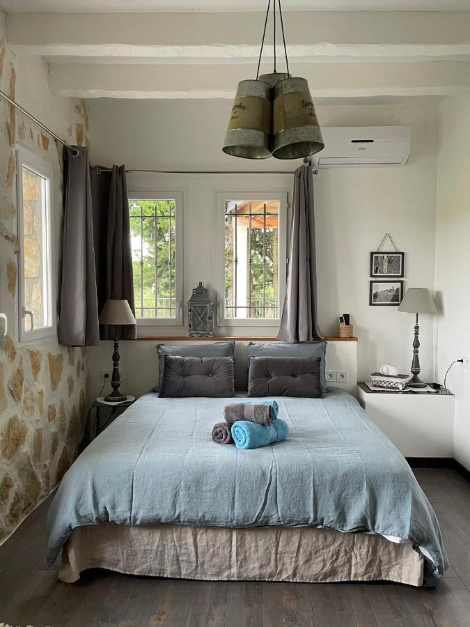 Au Pied Des Baous Bed & Breakfast Vence Exterior foto