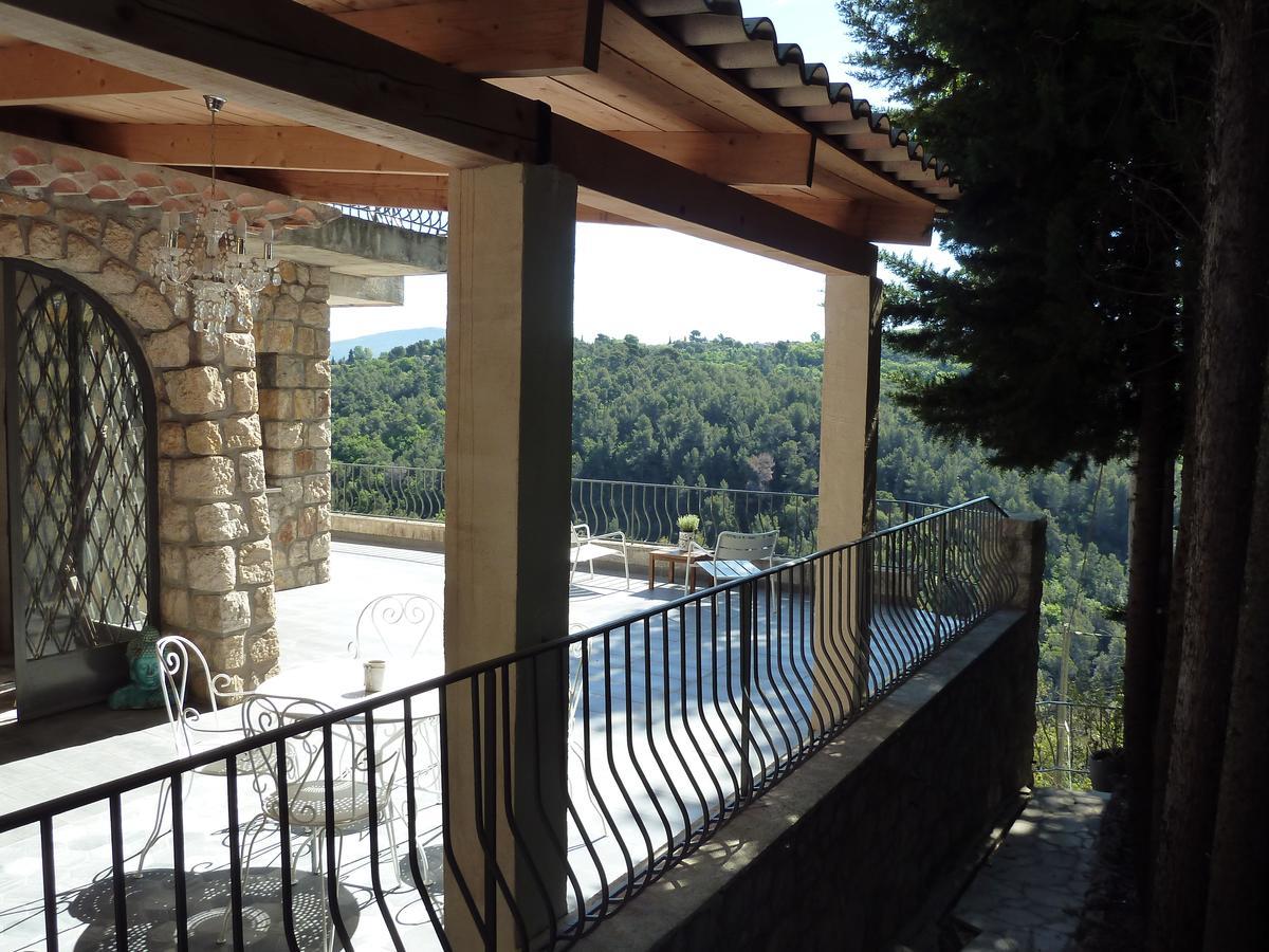 Au Pied Des Baous Bed & Breakfast Vence Exterior foto