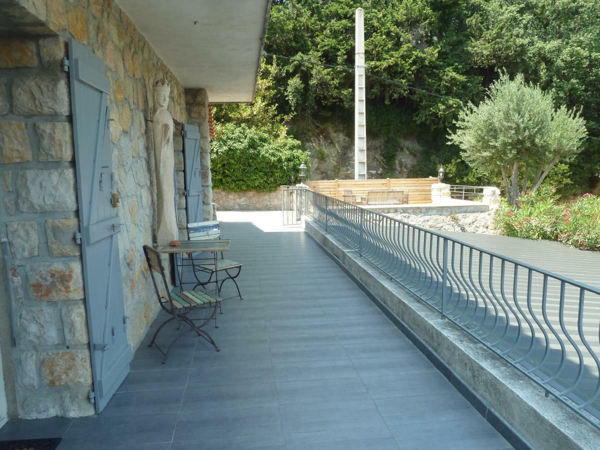 Au Pied Des Baous Bed & Breakfast Vence Exterior foto
