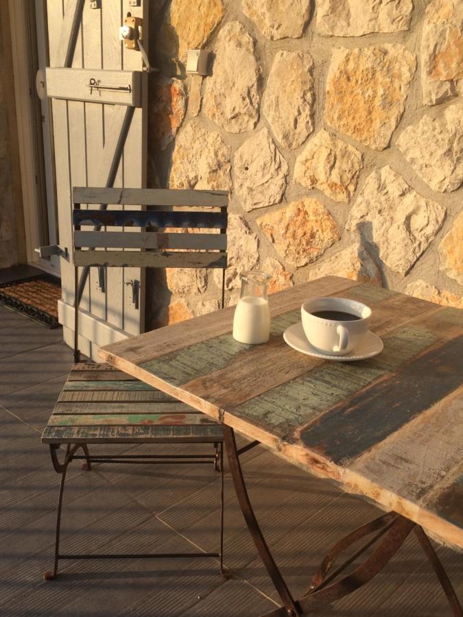 Au Pied Des Baous Bed & Breakfast Vence Exterior foto